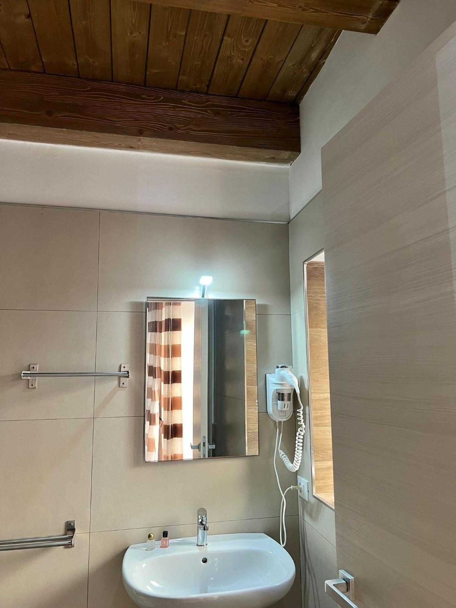 צ'פאלו 67 Rooms מראה חיצוני תמונה